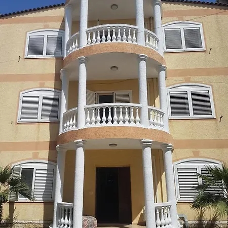 Apartment 5 *